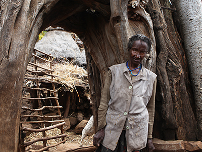 Vieille dame dans un village Konso - Guillaume Petermann